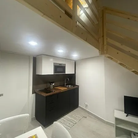 Apartment Mega House 2 *