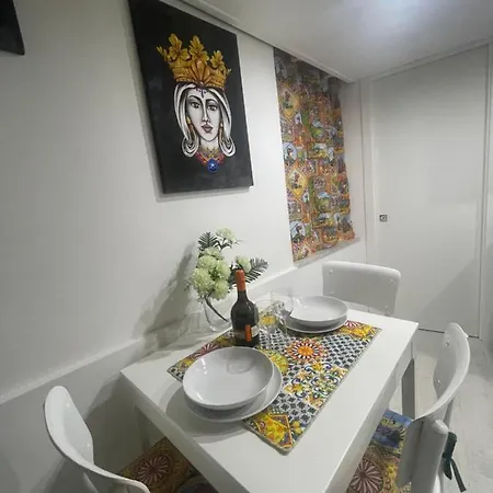 Mega House 2 * Catania